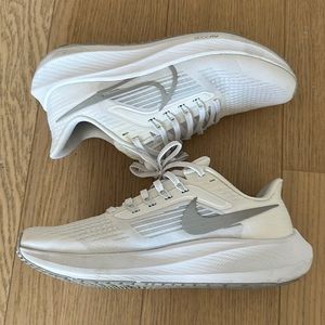 Women’s Nike Trainers size 8